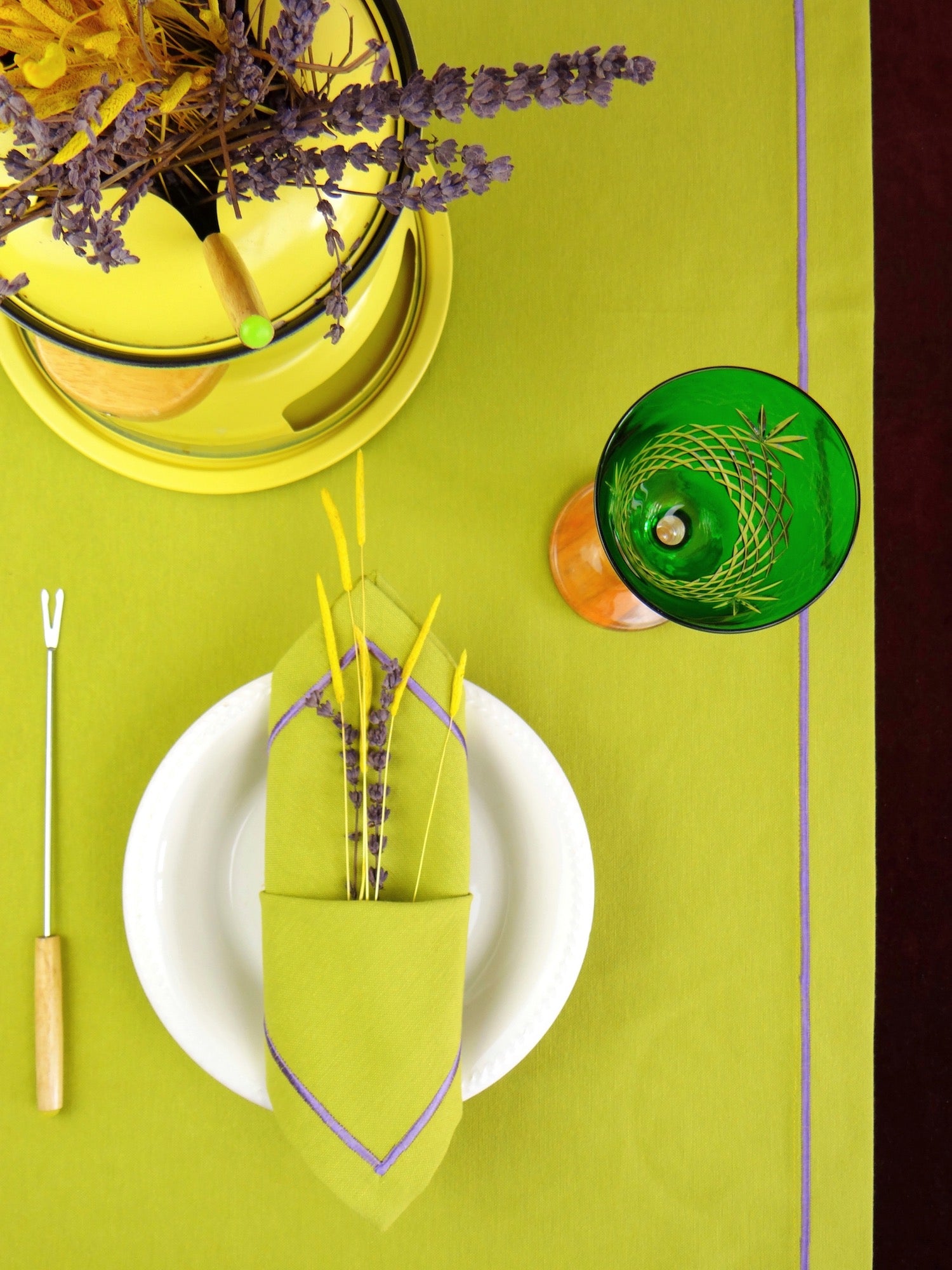 Pistachio Blossom - 5 Piece Table Set