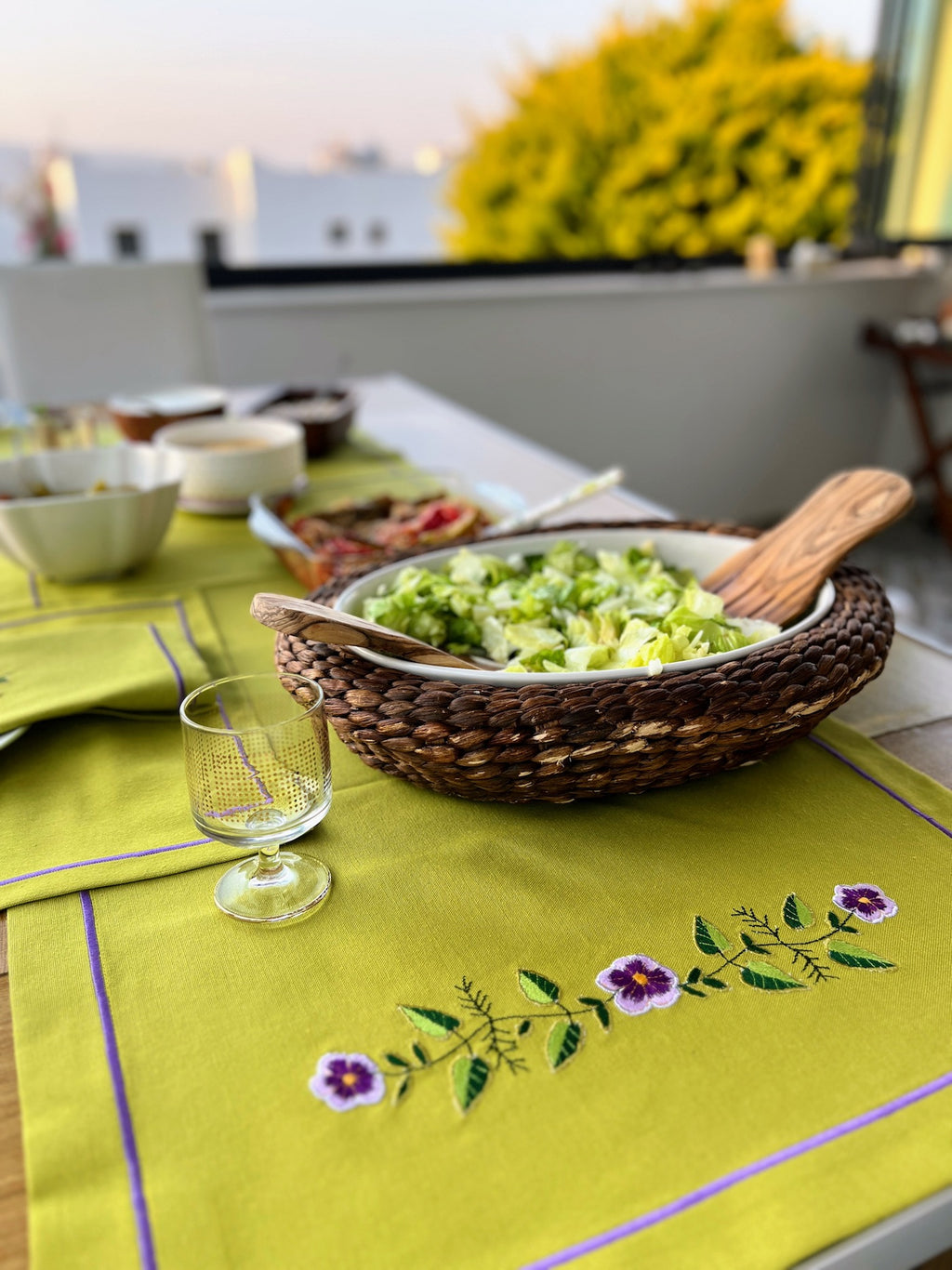 Pistachio Blossom - 5 Piece Table Set