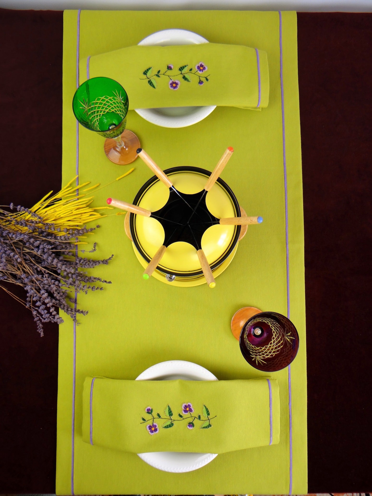 Pistachio Blossom - 5 Piece Table Set