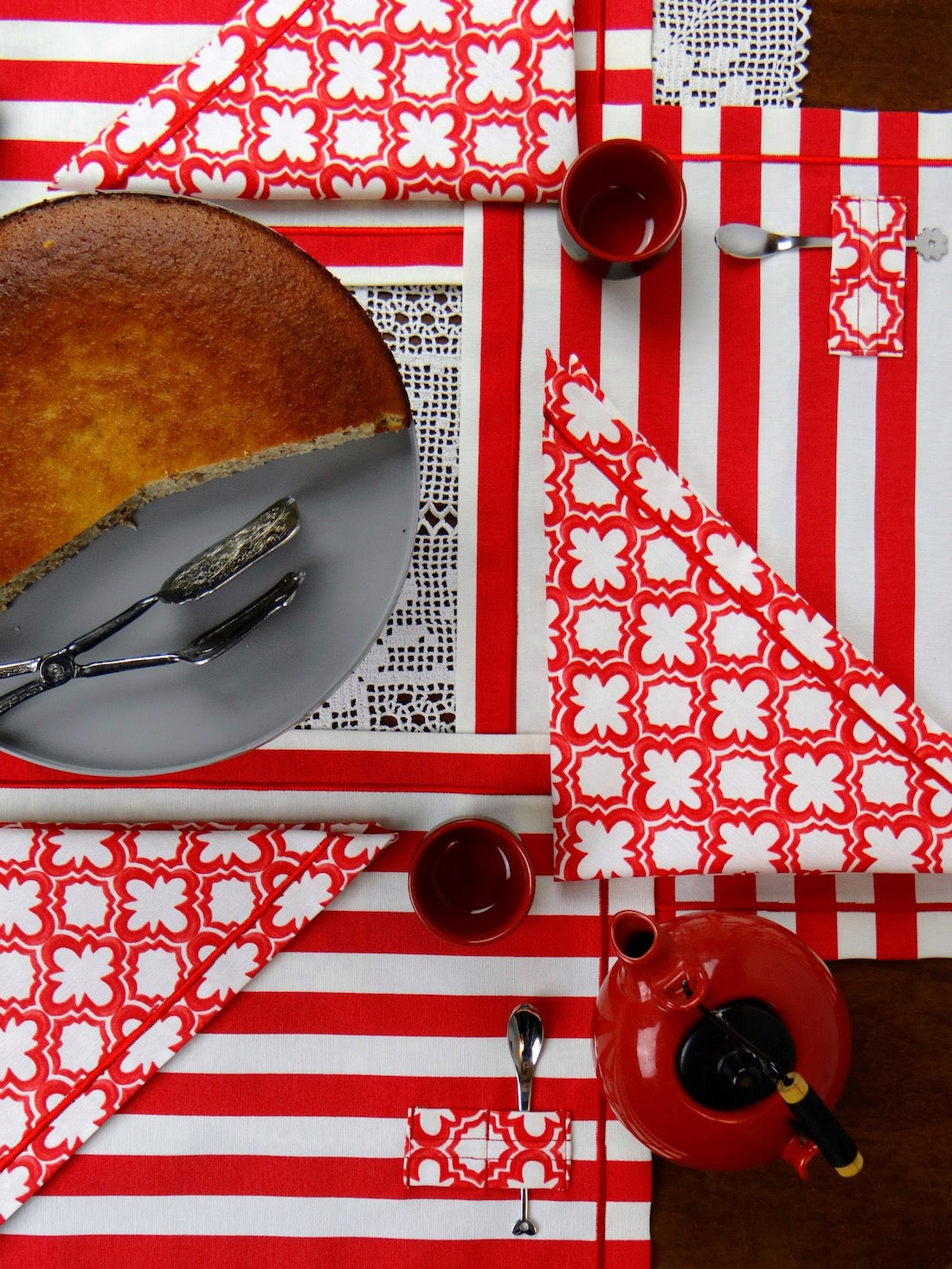 Ruby Tide - 8 Piece Table Set