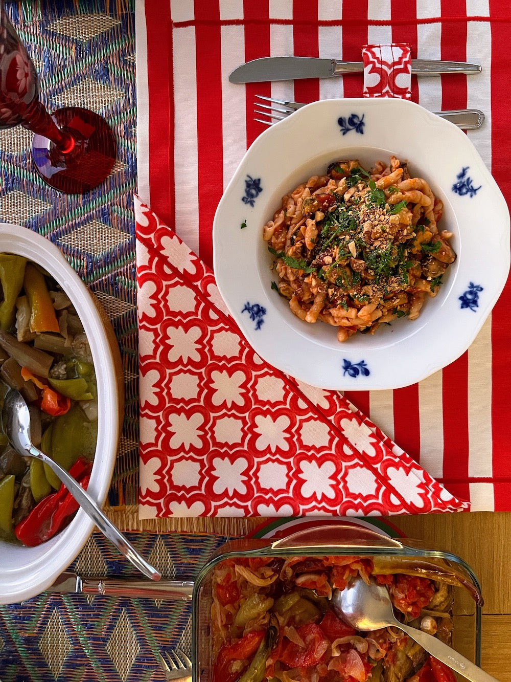 Ruby Tide - 8 Piece Table Set