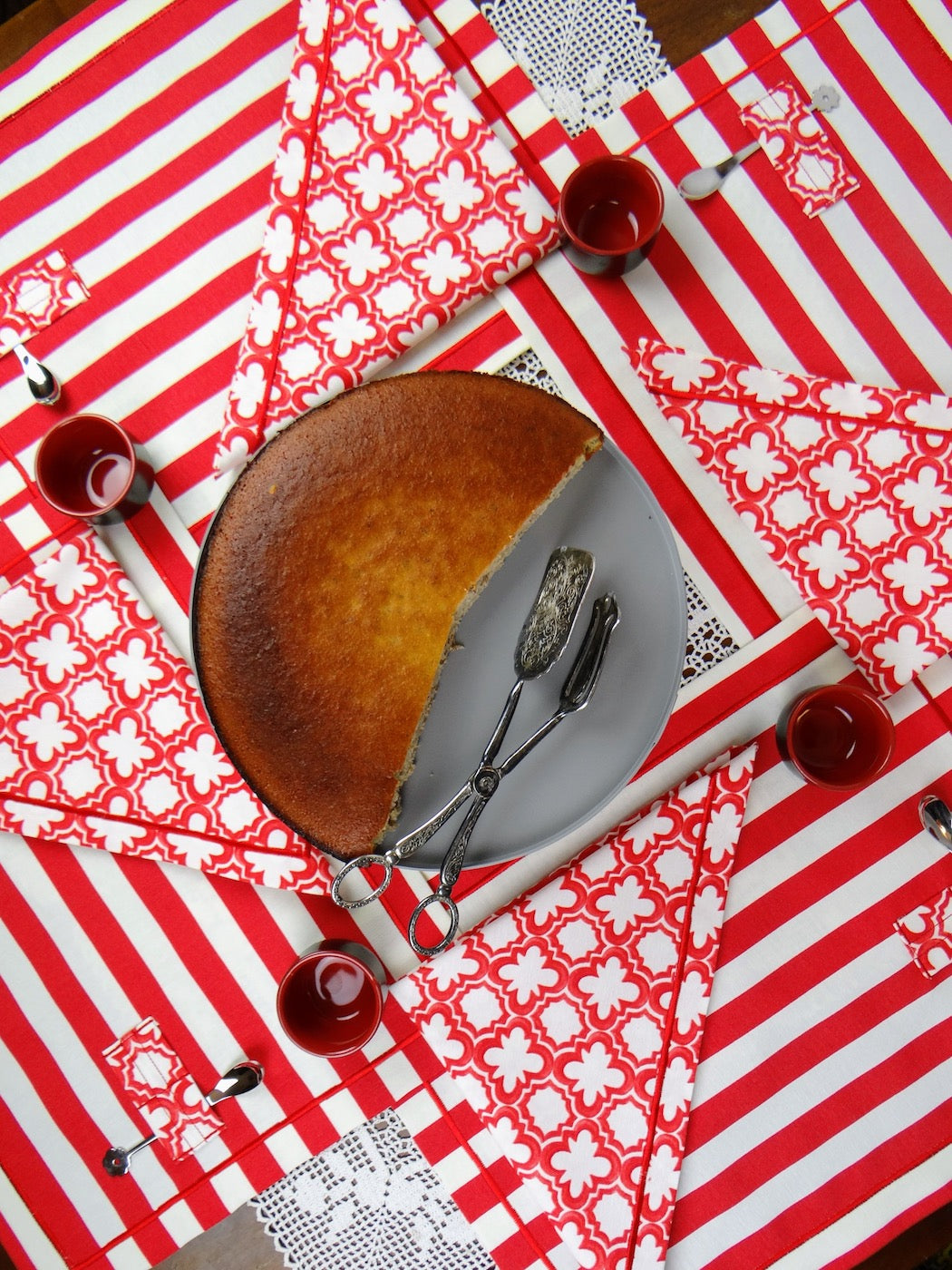 Ruby Tide - 8 Piece Table Set