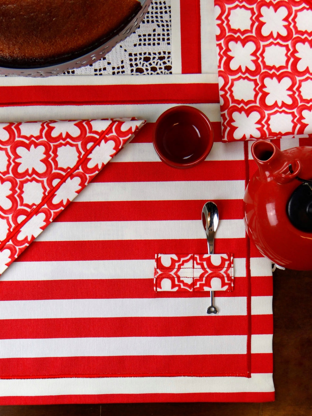 Ruby Tide - 8 Piece Table Set