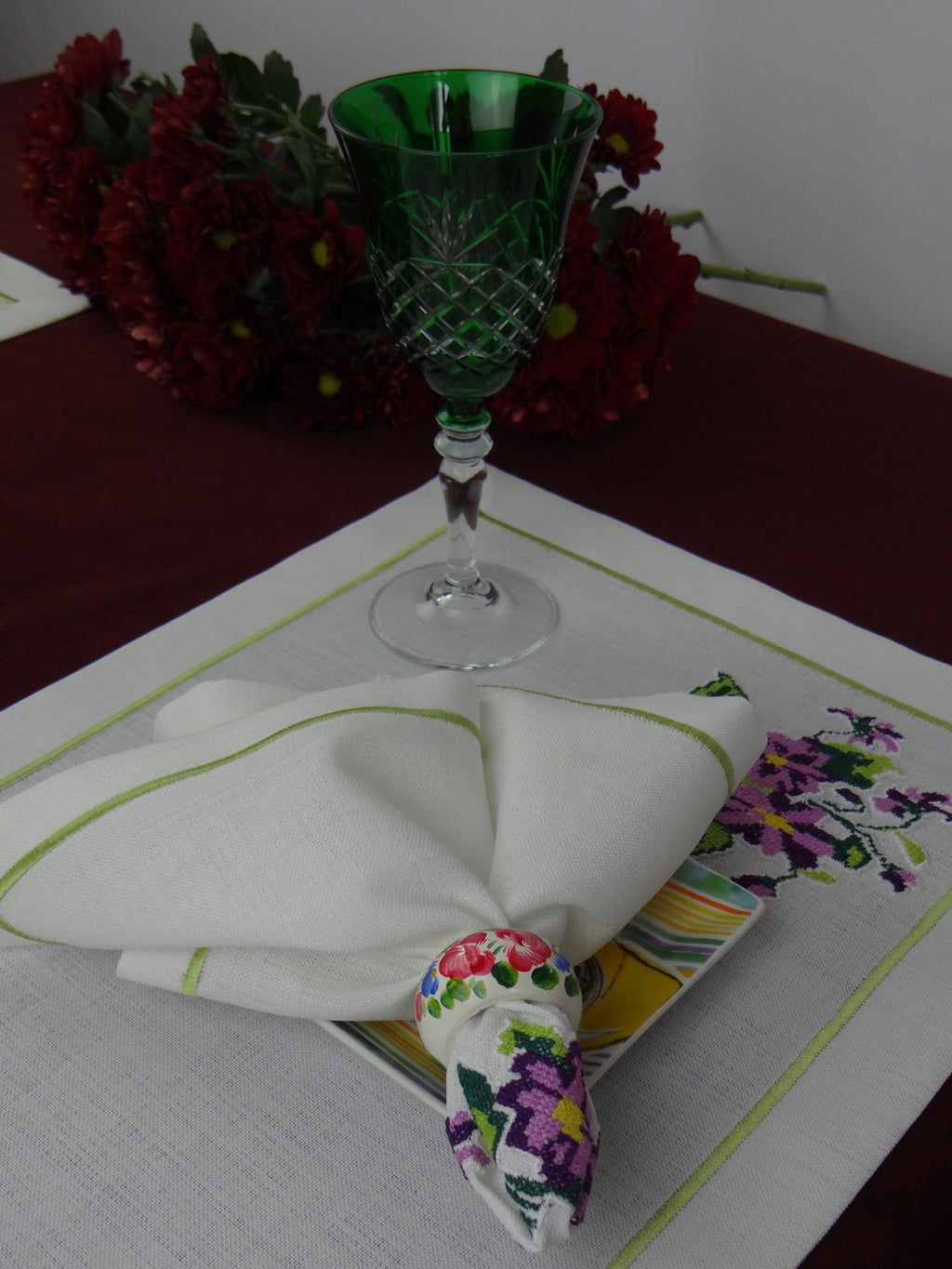 Wisteria Mist - 8 Piece Table Set