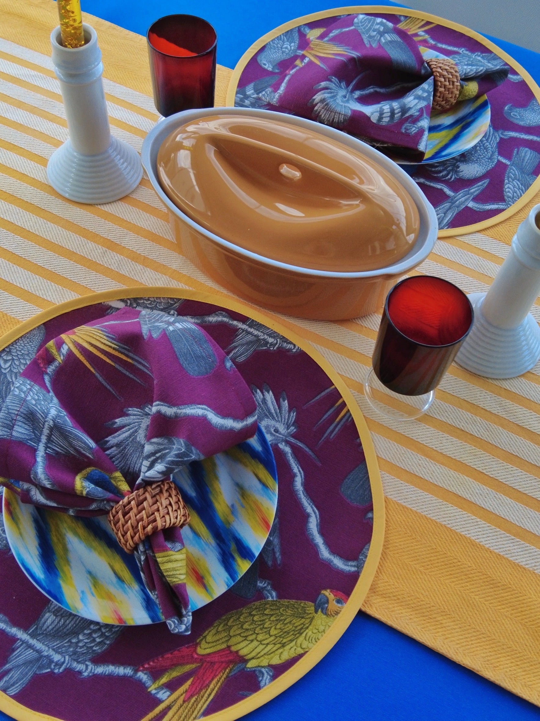 Jungle Majesty - 8 Piece Table Set