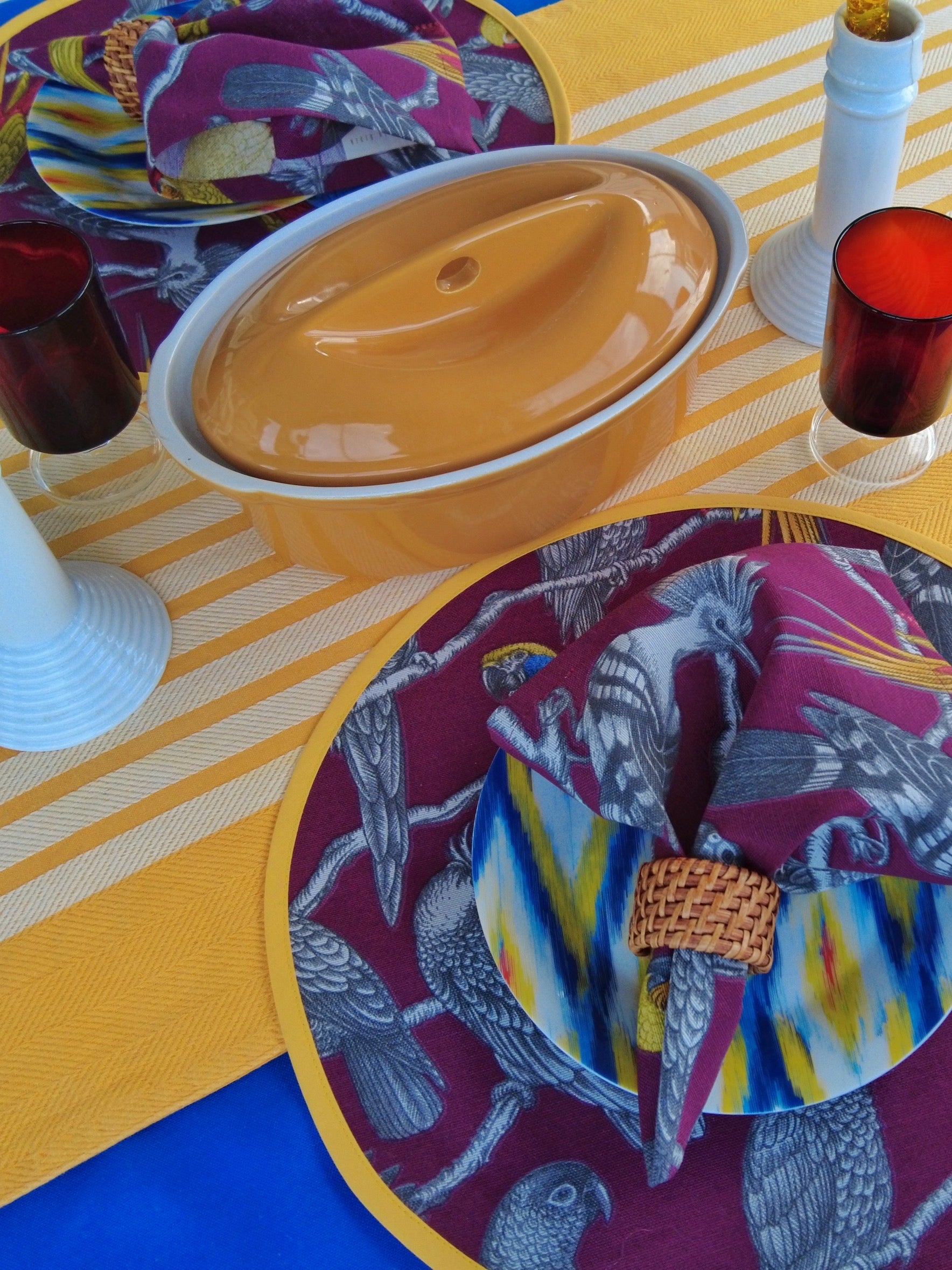 Jungle Majesty - 8 Piece Table Set