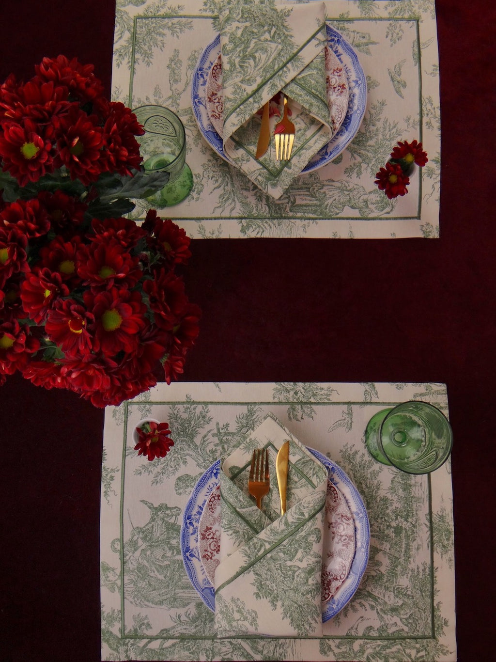 Verdant Village - 8 Piece Table Set