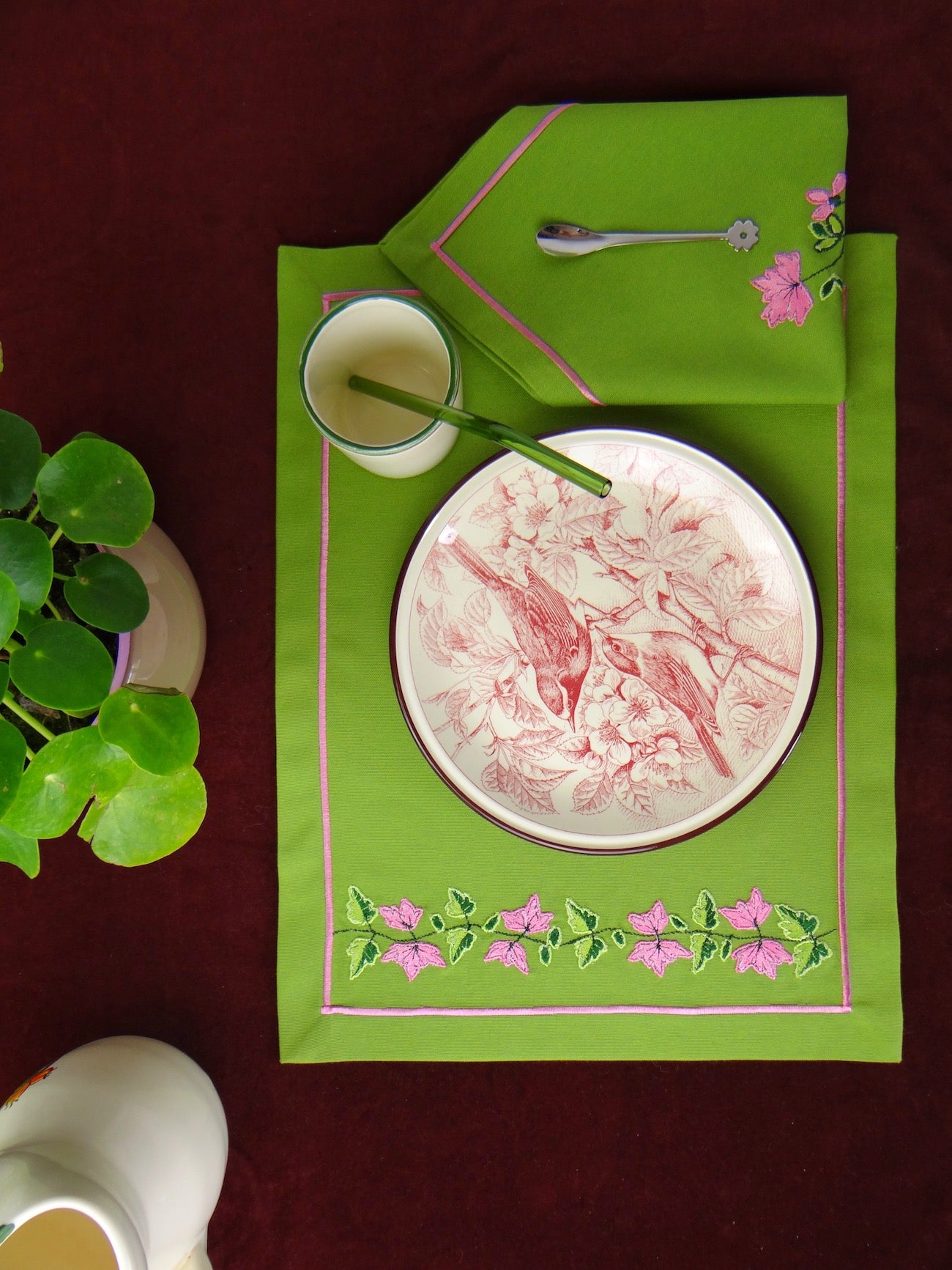 Dusky Bloom - 8 Piece Table Set