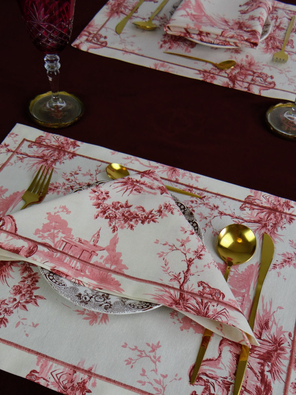 Rose Village - 8 Piece Table Set