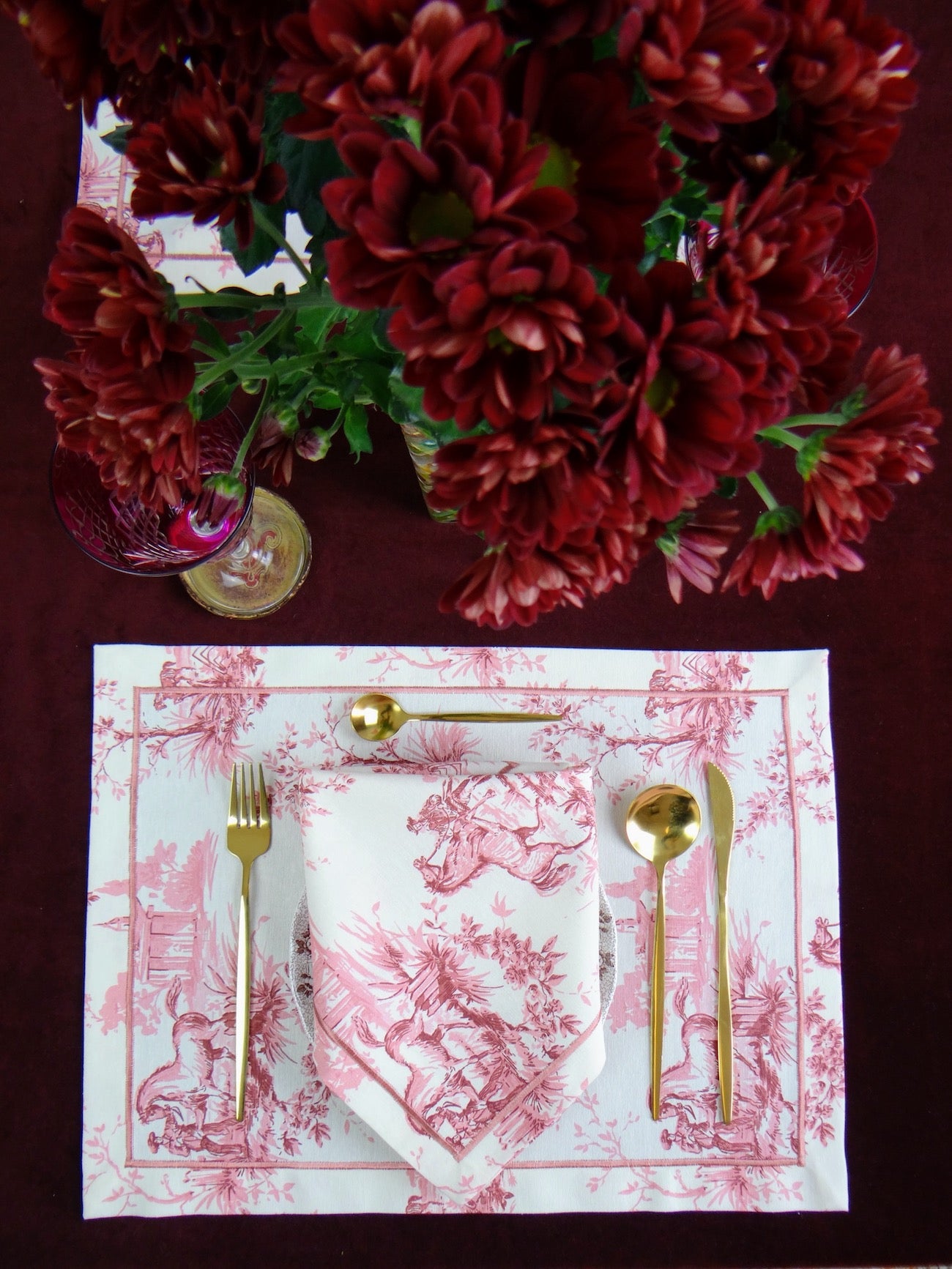 Rose Village - 8 Piece Table Set